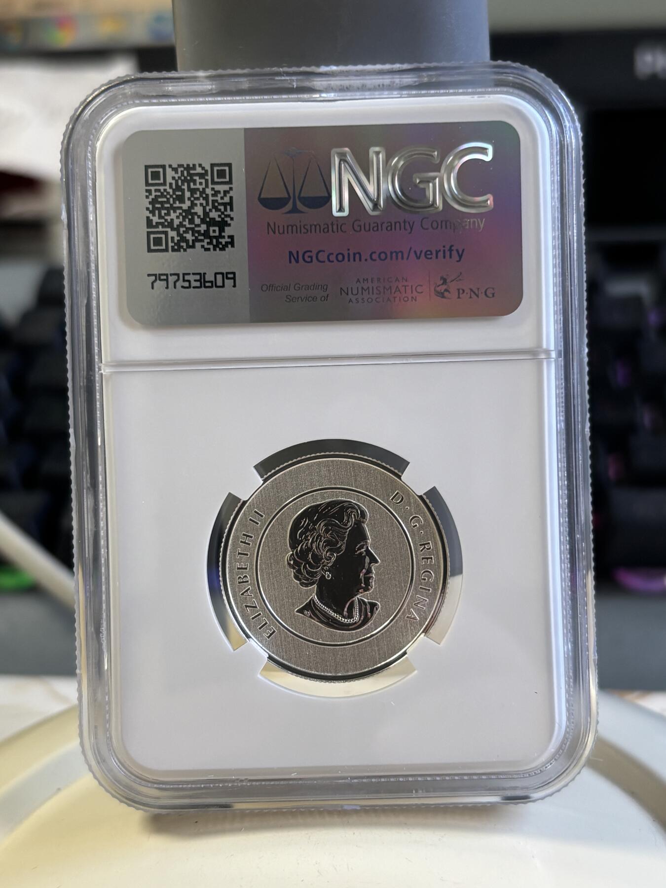 第181期拍卖 加拿大 2011年 “20换20系列”独木舟获奖银币 NGC-SP69,7.96克，9999银