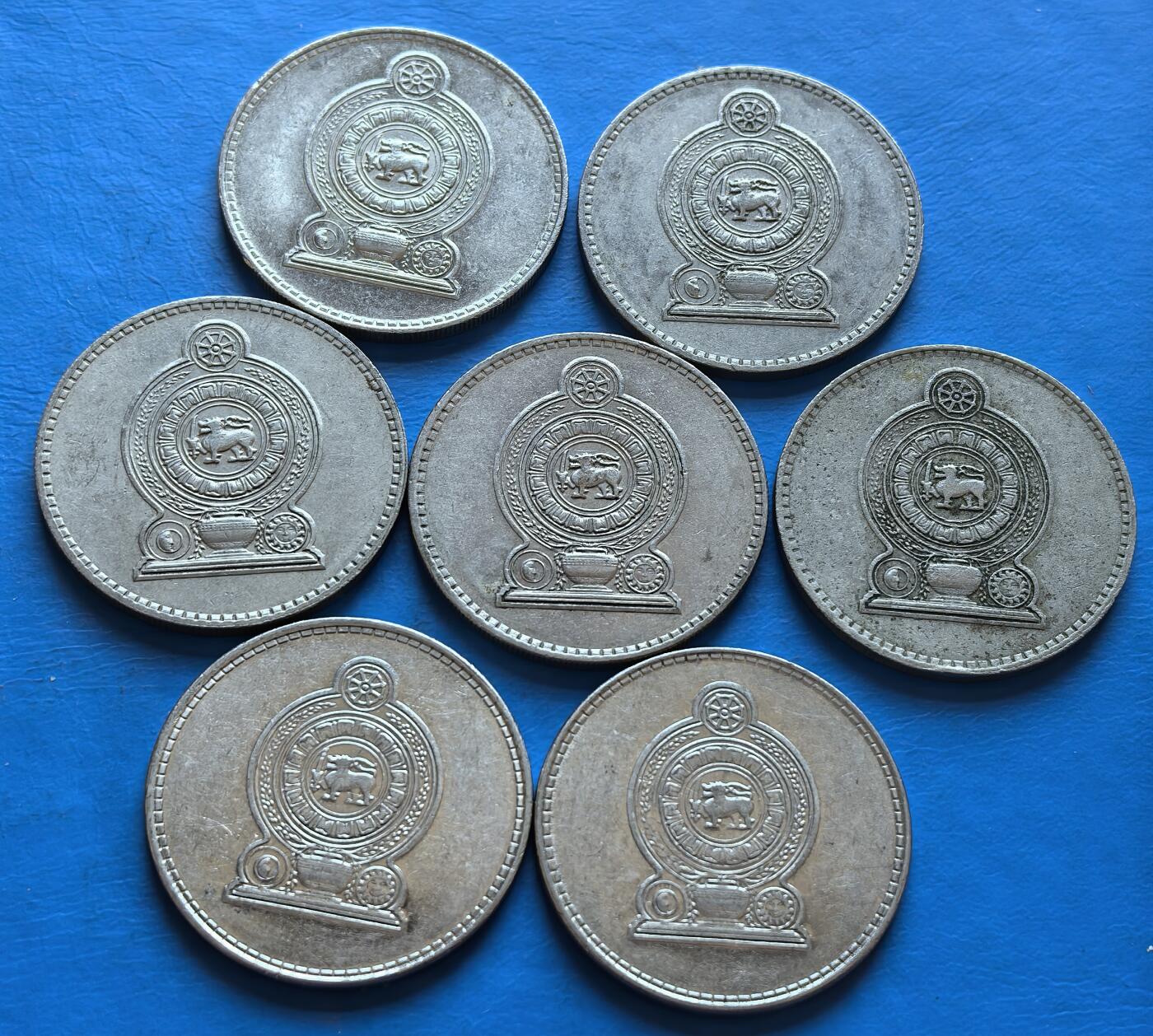 外国优质老铜币银币，周六九点倒数截拍，满百包邮，可寄存半年，喜欢朋友微信扫描二维码可直接参拍