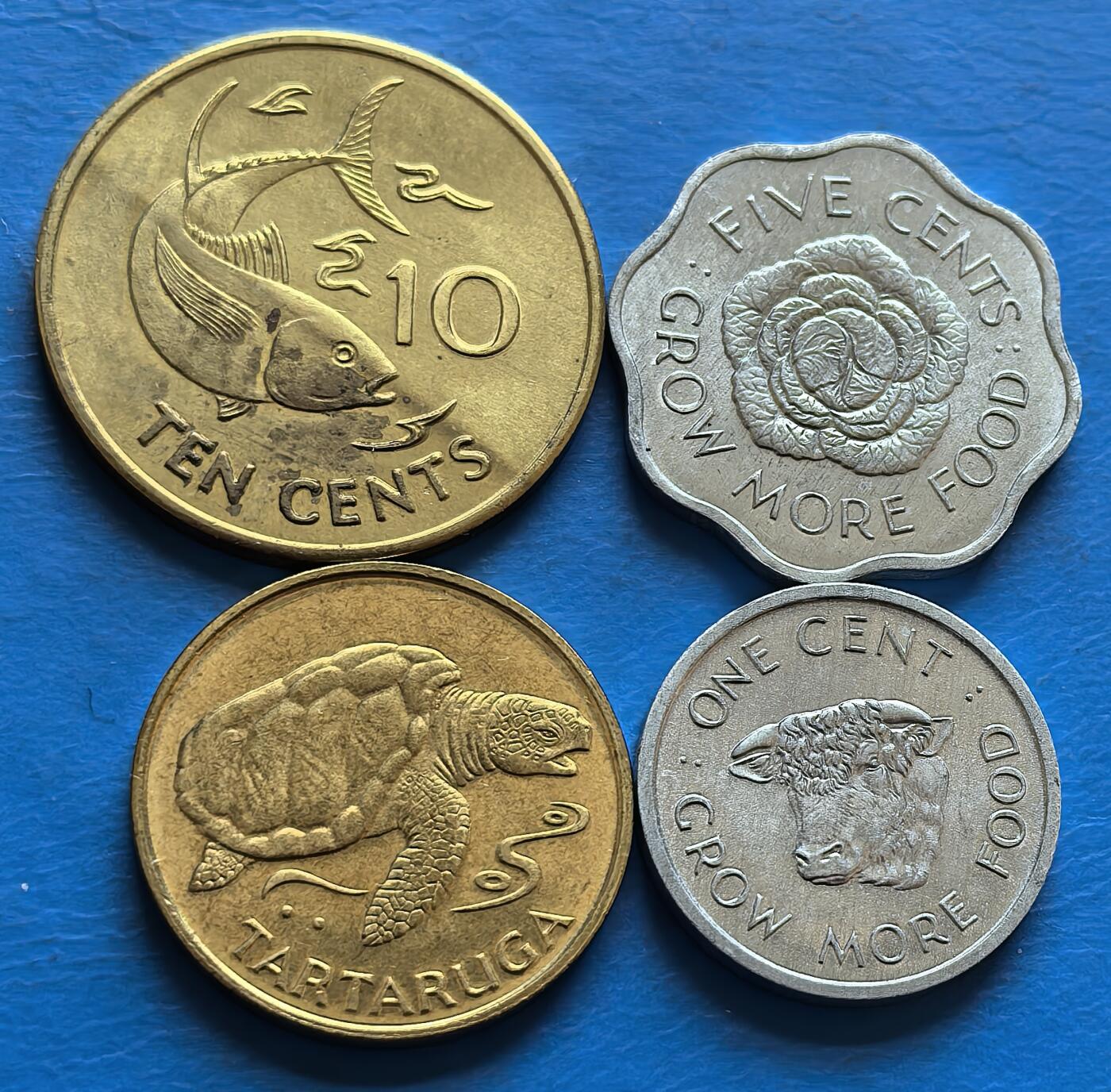 外国优质老铜币银币，周六九点倒数截拍，满百包邮，可寄存半年，喜欢朋友微信扫描二维码可直接参拍