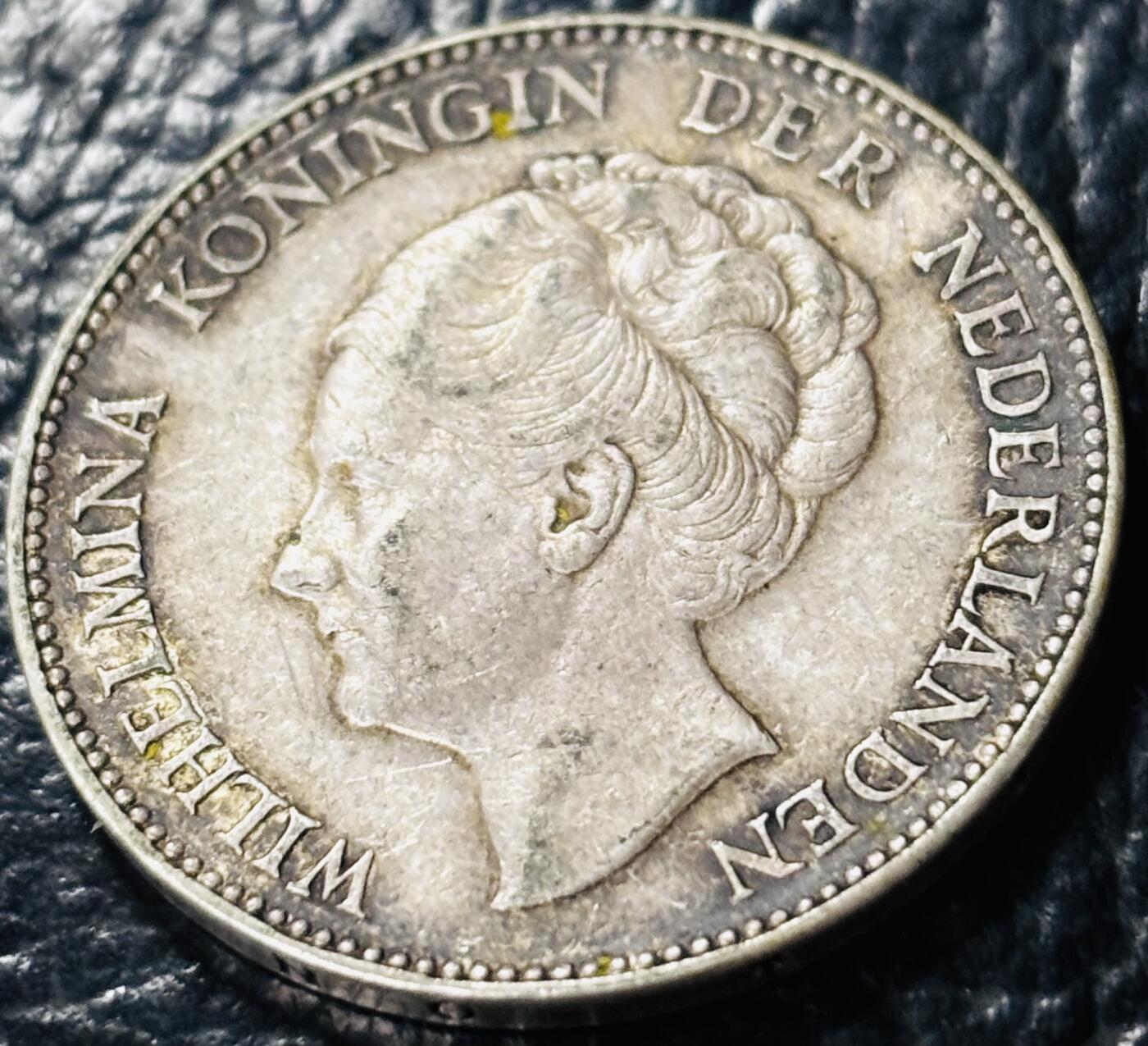 文馨钱币收藏第 281 场，【 长期接收代拍品】银元，银币，套币，纸币专场（本场截拍后休息三天，19 号发货） 流通极美品，原汁原味 1940 年荷兰威廉明娜女王 1 盾银币，第五版 720 高银
