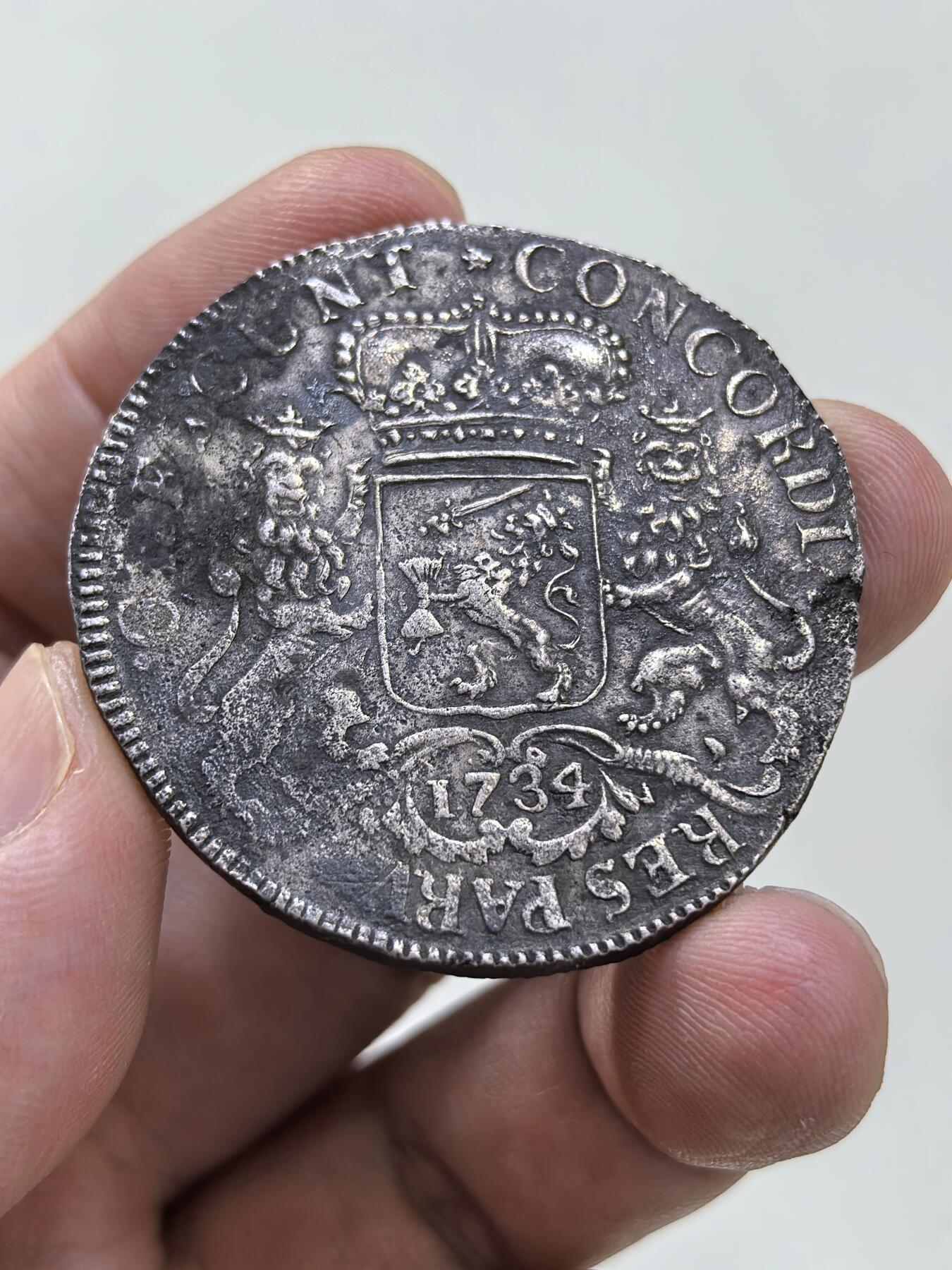 博洋堂世界钱币拍卖第146期（全场包邮） 1734年荷兰马剑大银币，海蚀品