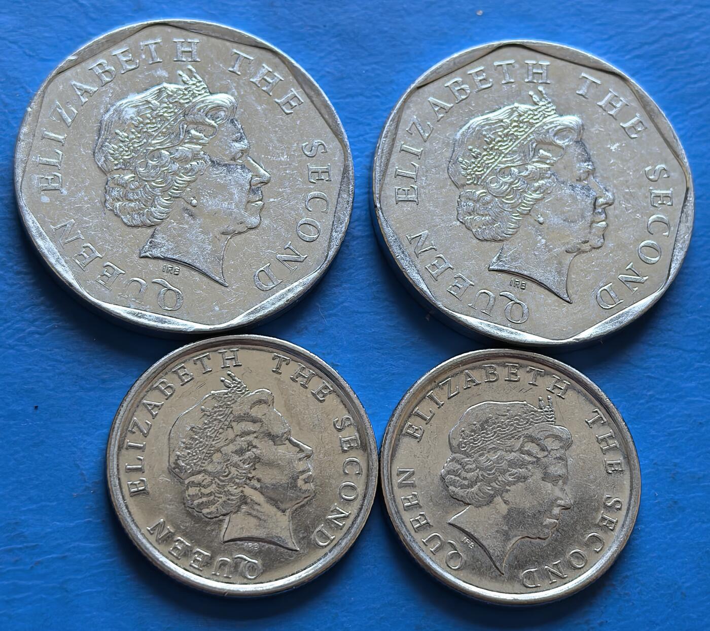 外国优质老铜币银币，周六九点倒数截拍，满百包邮，可寄存半年，喜欢朋友微信扫描二维码可直接参拍