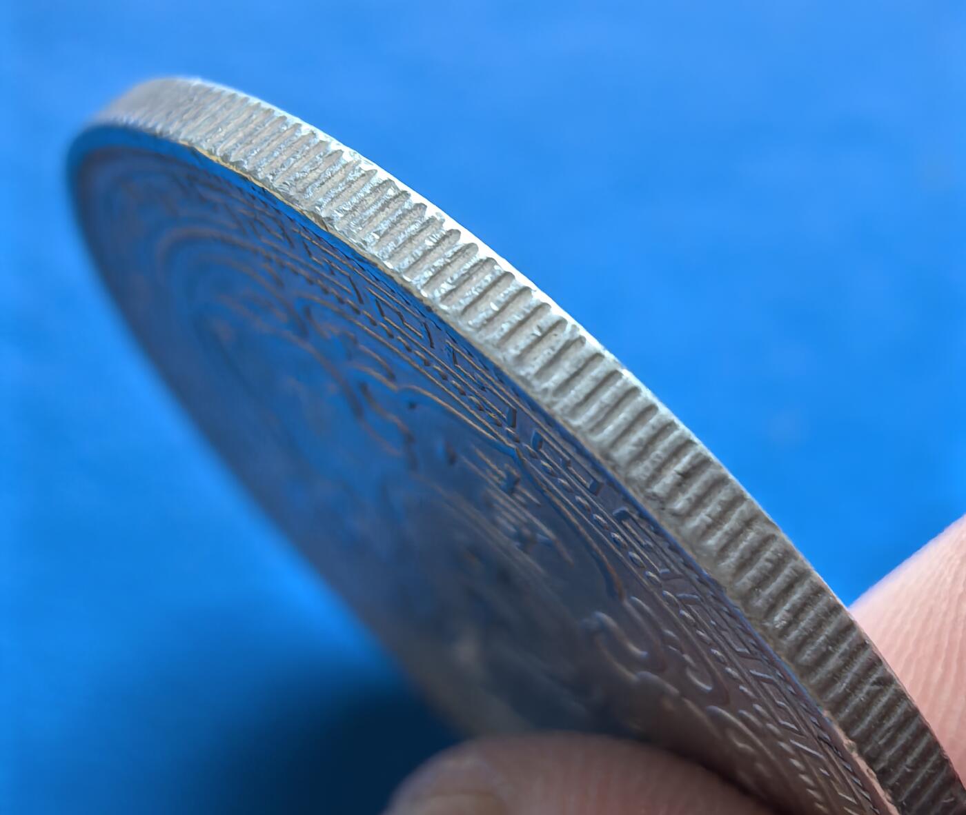 外国优质老铜币银币，周六九点倒数截拍，满百包邮，可寄存半年，喜欢朋友微信扫描二维码可直接参拍