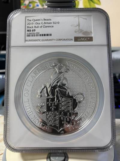 第181期拍卖 - 英国2019年女王神兽系列克拉伦斯黑牛10盎司纪念银币NGC-MS69,9999银，