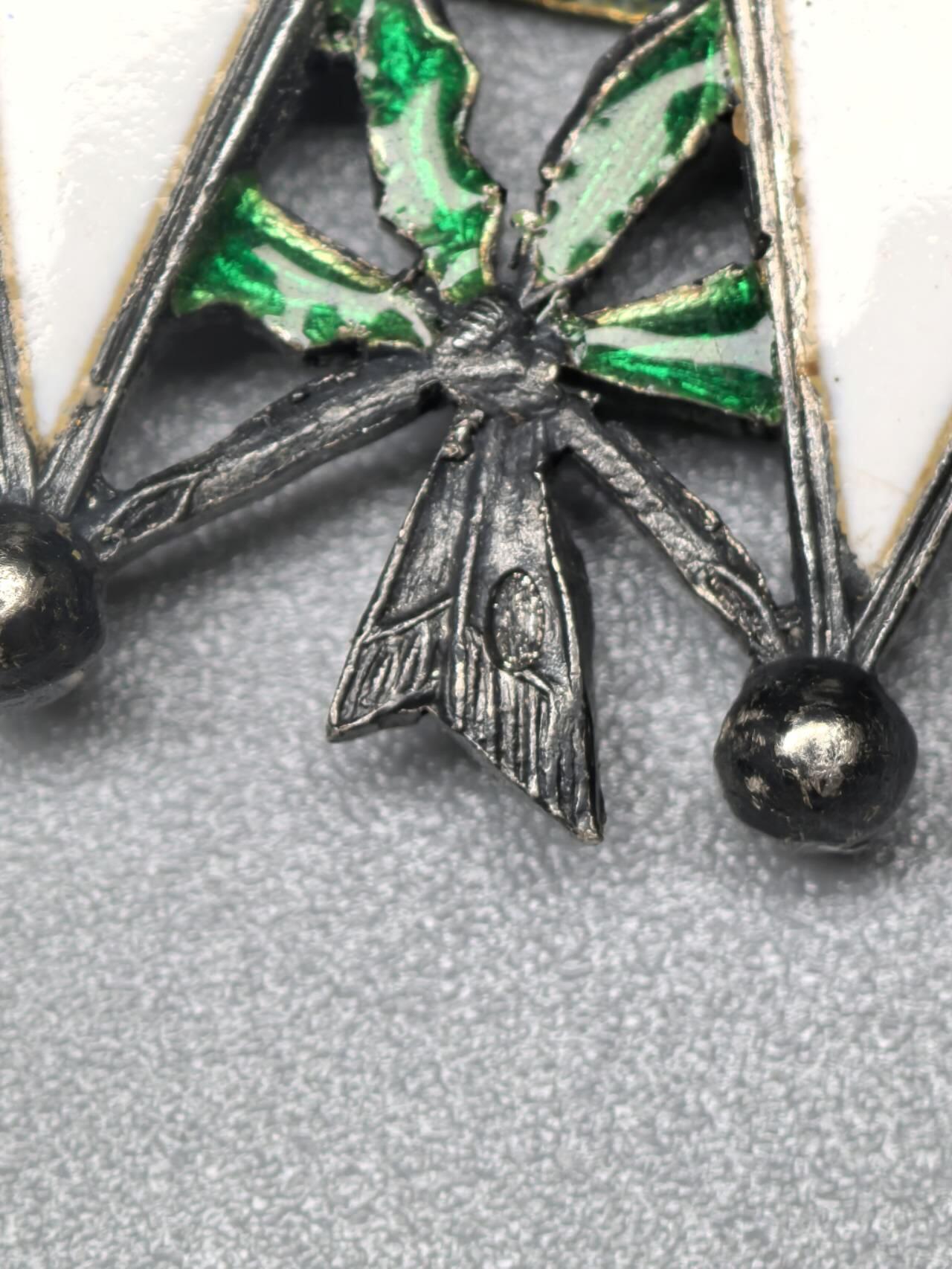 小驴勋章奖章收藏11月15日周六晚五点拍卖（珍爱和平，收藏战争，铭记历史，勿忘国耻，忠党爱国。有偿代拍，送拍规则在简介最后，参拍须阅读规则后再参拍，关系到运费包装发货时效真假辨别等关键信息，拍卖时不再发原图，看大图店主微信码在拍卖店铺介绍里）