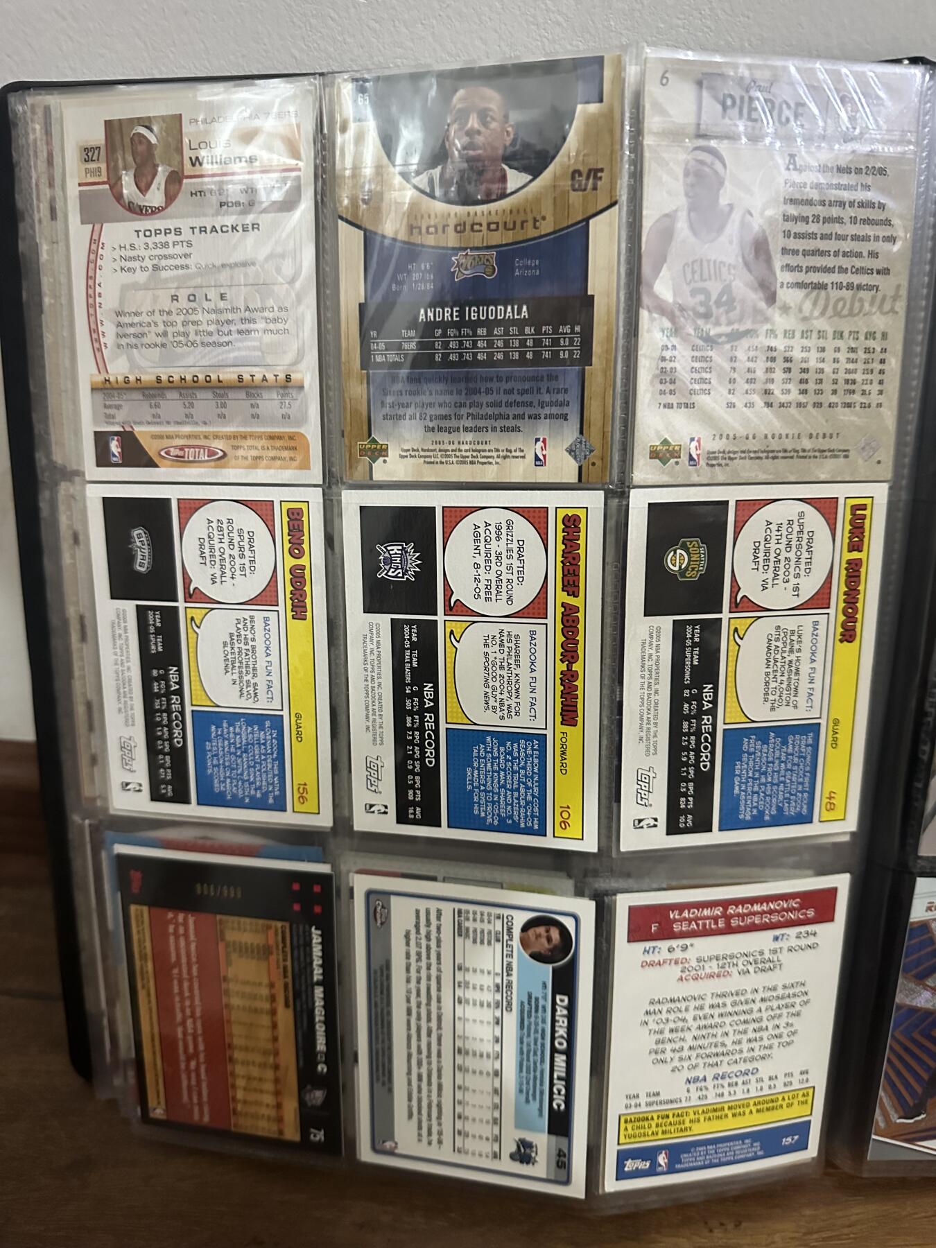 球星卡有好多张限编卡卡册一起出