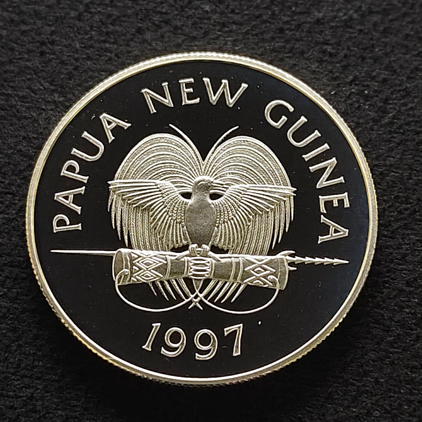 【全场包邮】纯粹捡漏拍477场（免费代拍第14场）调整中 巴布亚新几内亚1997年5基纳伊丽莎白王太后95岁大寿系列乔治六世逝世精制克朗型纪念银币