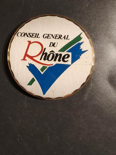 老王徽章第163期 13-15日三场连拍 16日统一发货  13、14日结束后可寄存 -  法国罗讷河谷大区众议会纪念章    直径72mm.   重量128.9g