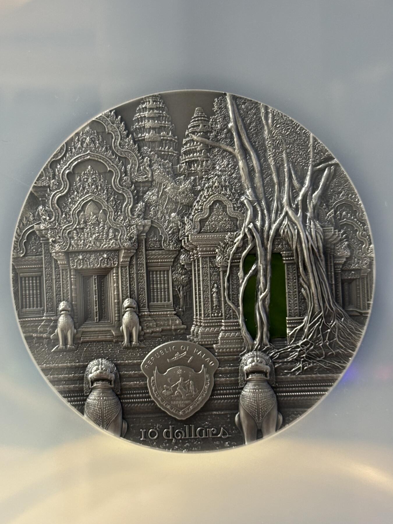 第181期拍卖 帕劳2019年蒂凡尼柬埔寨吴哥窟2盎司镶嵌玻璃银币NGC-MS70原盒证书，999银，发行999枚