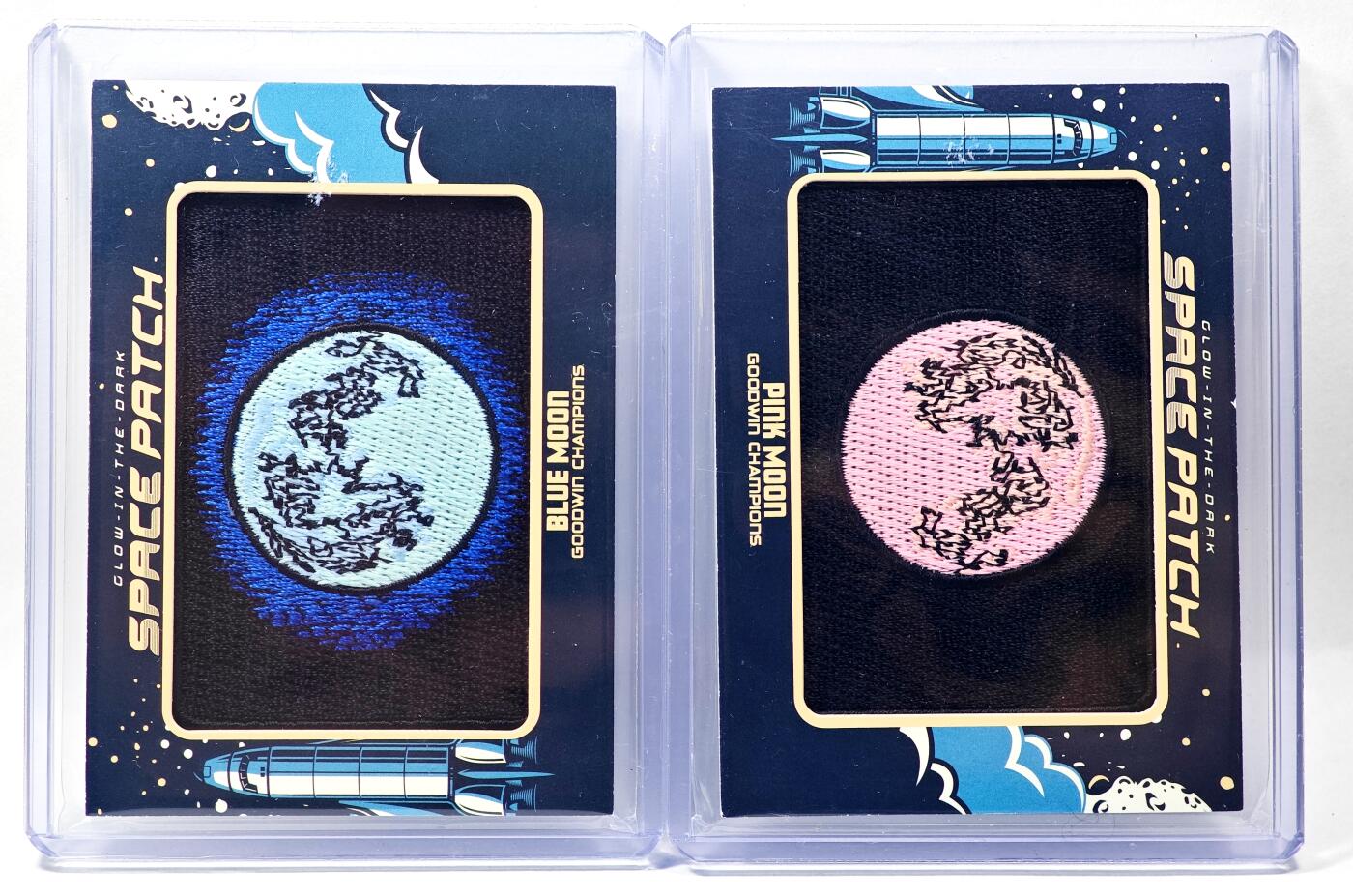 白泽拍卖卡牌手绘专场第28期（细雨生寒、寻梅闻香） 2023 UPPER DECK 刺绣卡 2张 蓝月亮GSP71，粉月亮GPS64  卡夹封装