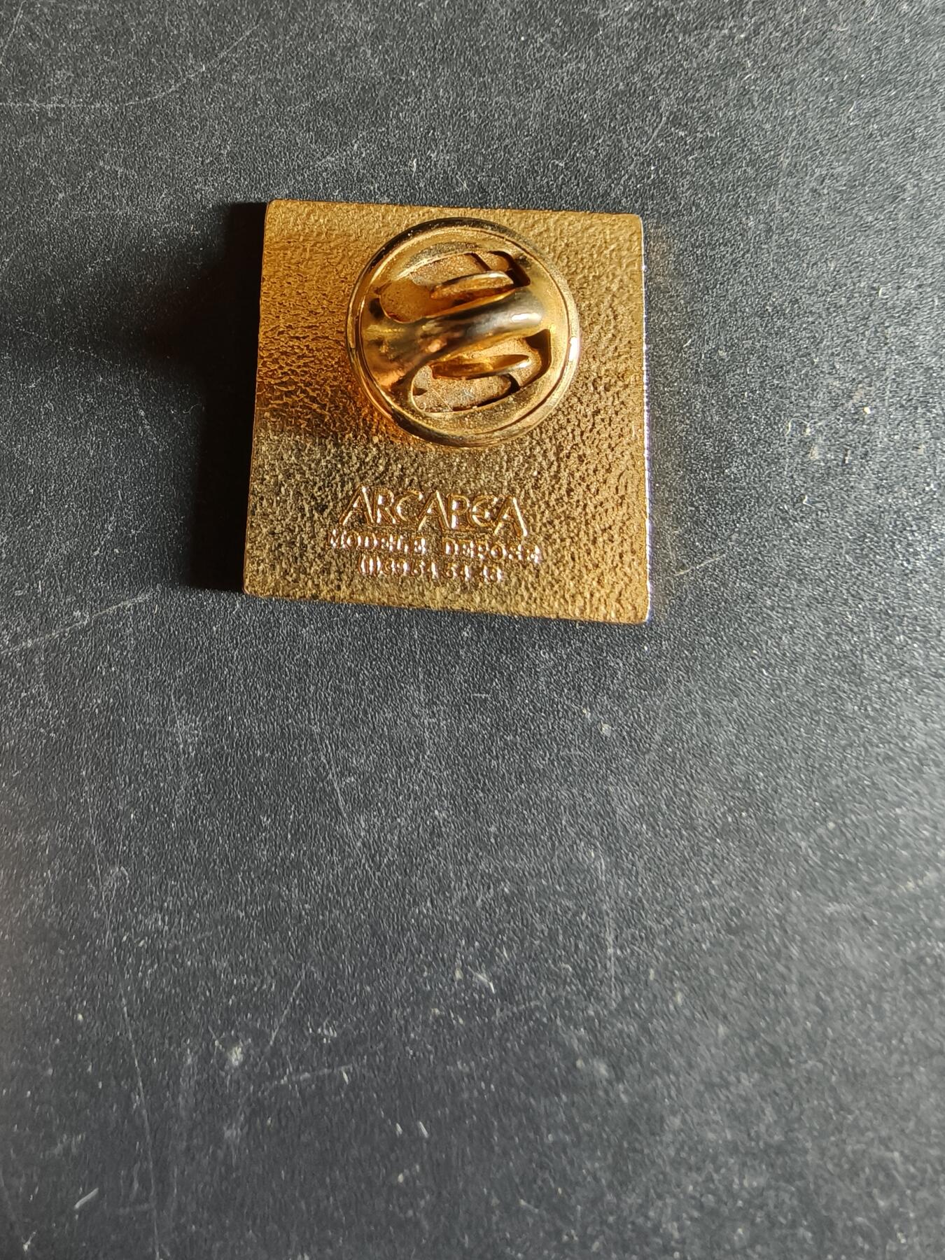 老王徽章第163期 13-15日三场连拍 16日统一发货  13、14日结束后可寄存