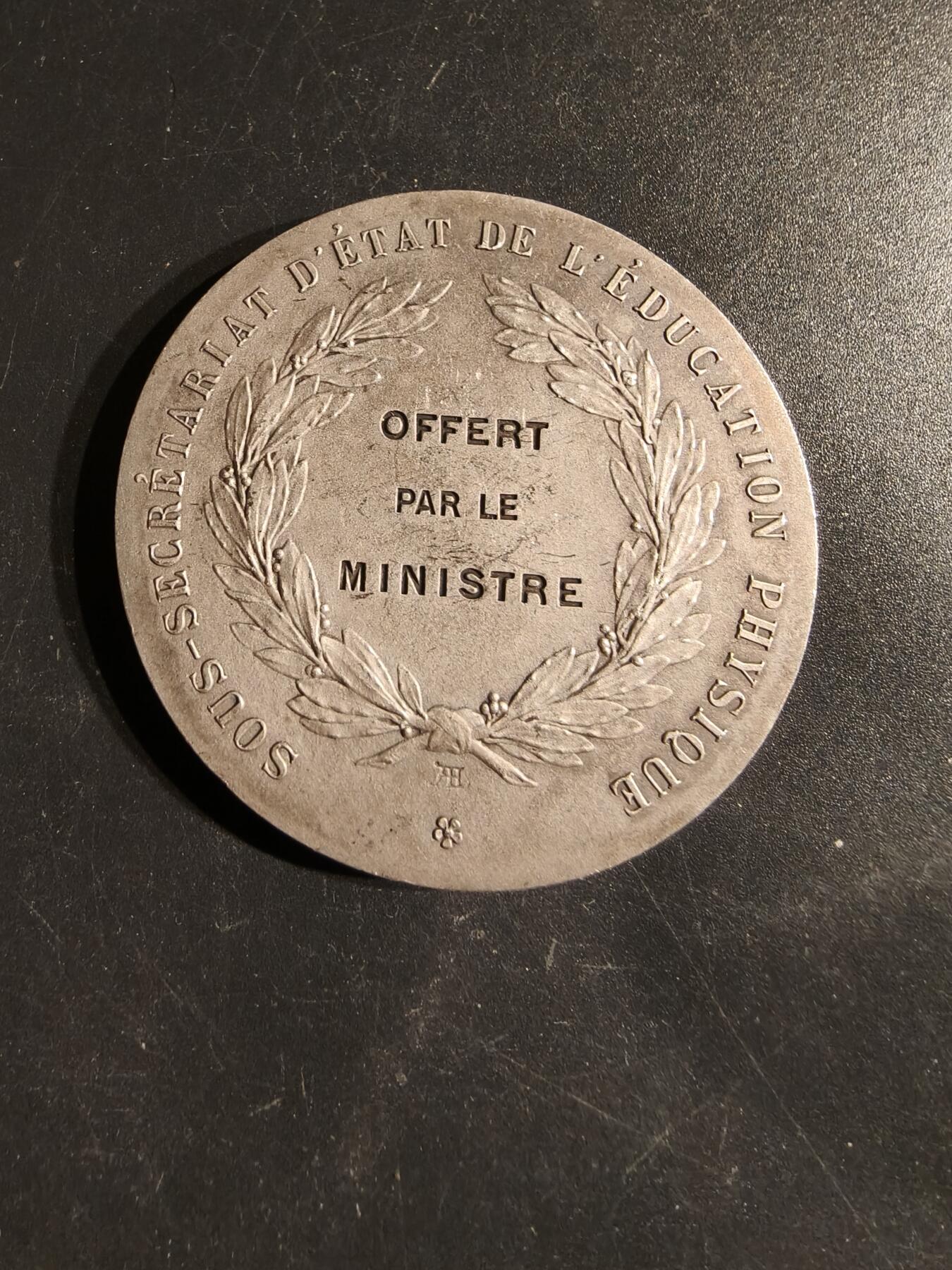 老王徽章第163期 13-15日三场连拍 16日统一发货  13、14日结束后可寄存