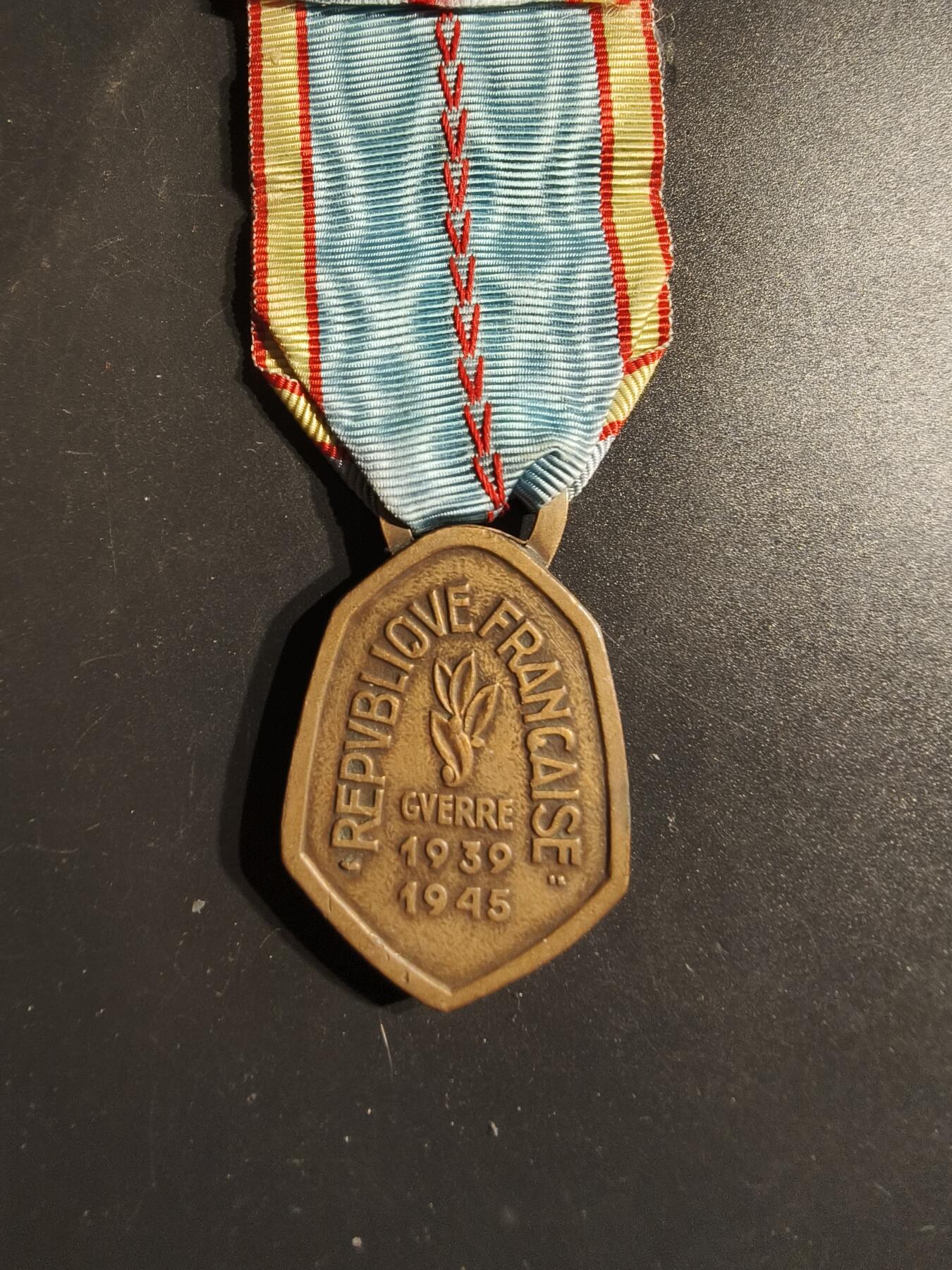 老王徽章第163期 13-15日三场连拍 16日统一发货  13、14日结束后可寄存