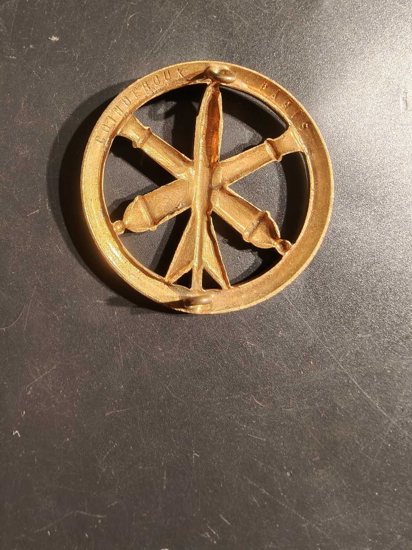 老王徽章第163期 13-15日三场连拍 16日统一发货  13、14日结束后可寄存 法国炮兵贝雷帽徽 