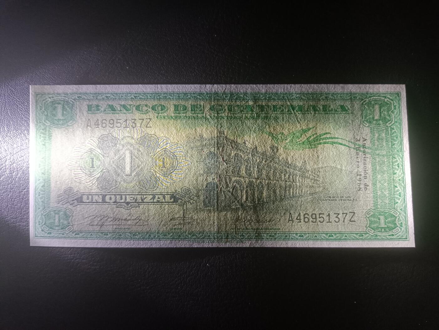 2025十一月第四期，总202期 危地马拉1968年1格查尔AUNC，国会大楼和阿提拉湖，早期年份