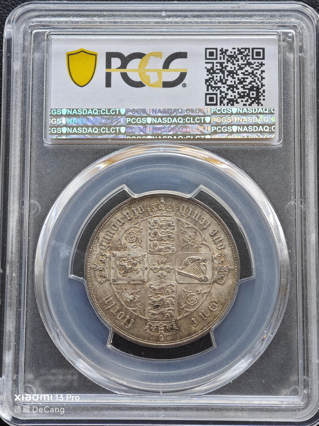 【德藏】世界币章拍卖第153期（拍品征集中~欢迎藏友联系） 1852年 英国维多利亚女王哥特弗洛林银币 PCGS MS63 原味包浆 状态极佳 这枚设计是所有哥特弗洛林中维多利亚女王像最年轻漂亮的一版