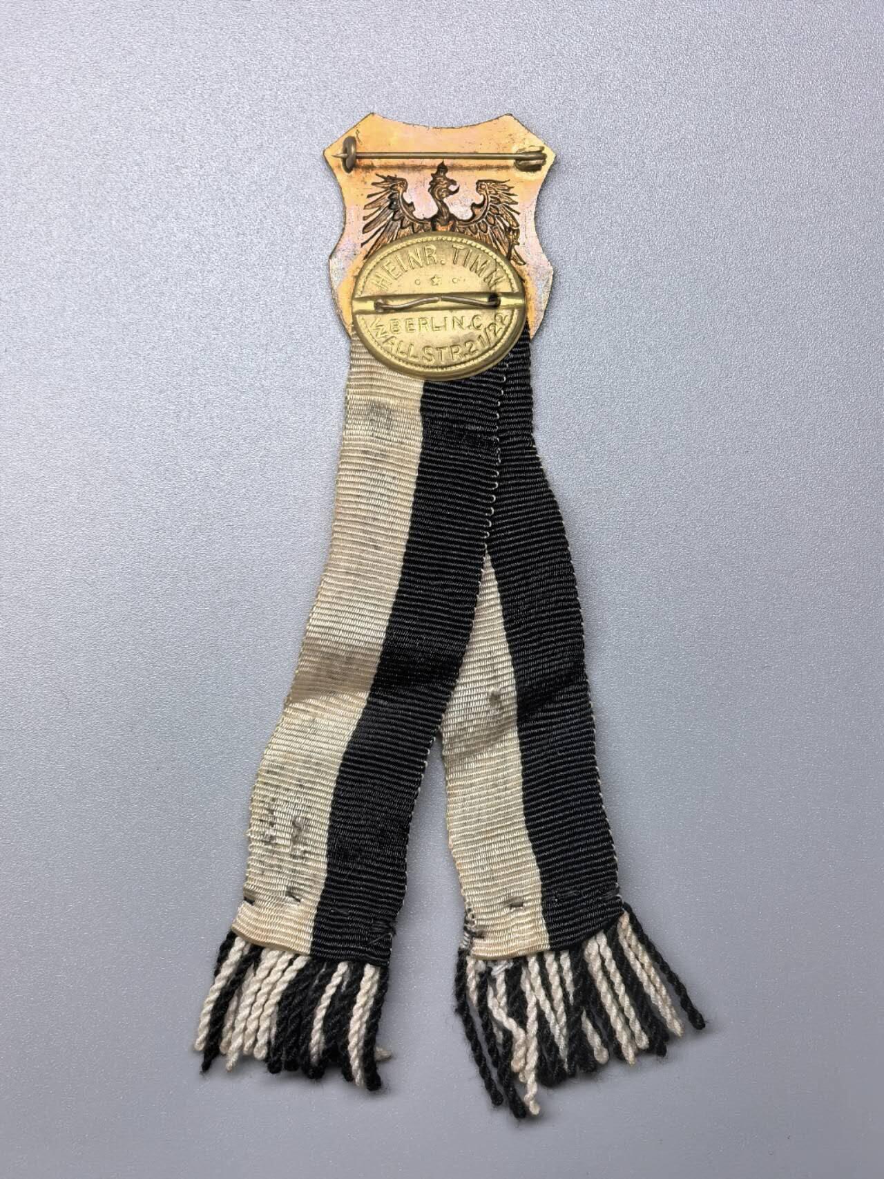 小驴勋章奖章收藏11月15日周六晚五点拍卖（珍爱和平，收藏战争，铭记历史，勿忘国耻，忠党爱国。有偿代拍，送拍规则在简介最后，参拍须阅读规则后再参拍，关系到运费包装发货时效真假辨别等关键信息，拍卖时不再发原图，看大图店主微信码在拍卖店铺介绍里）