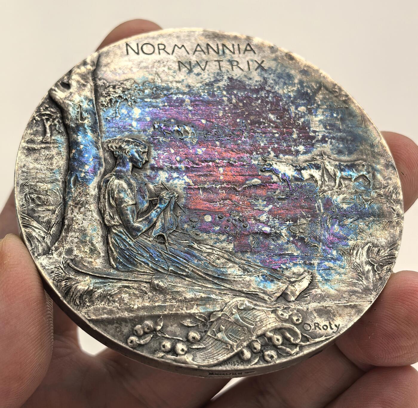 博洋堂世界钱币拍卖第146期（全场包邮） 法国68mm世博会1912年铜镀银巨大章，女神和城市风景并存的超大艺术大件！