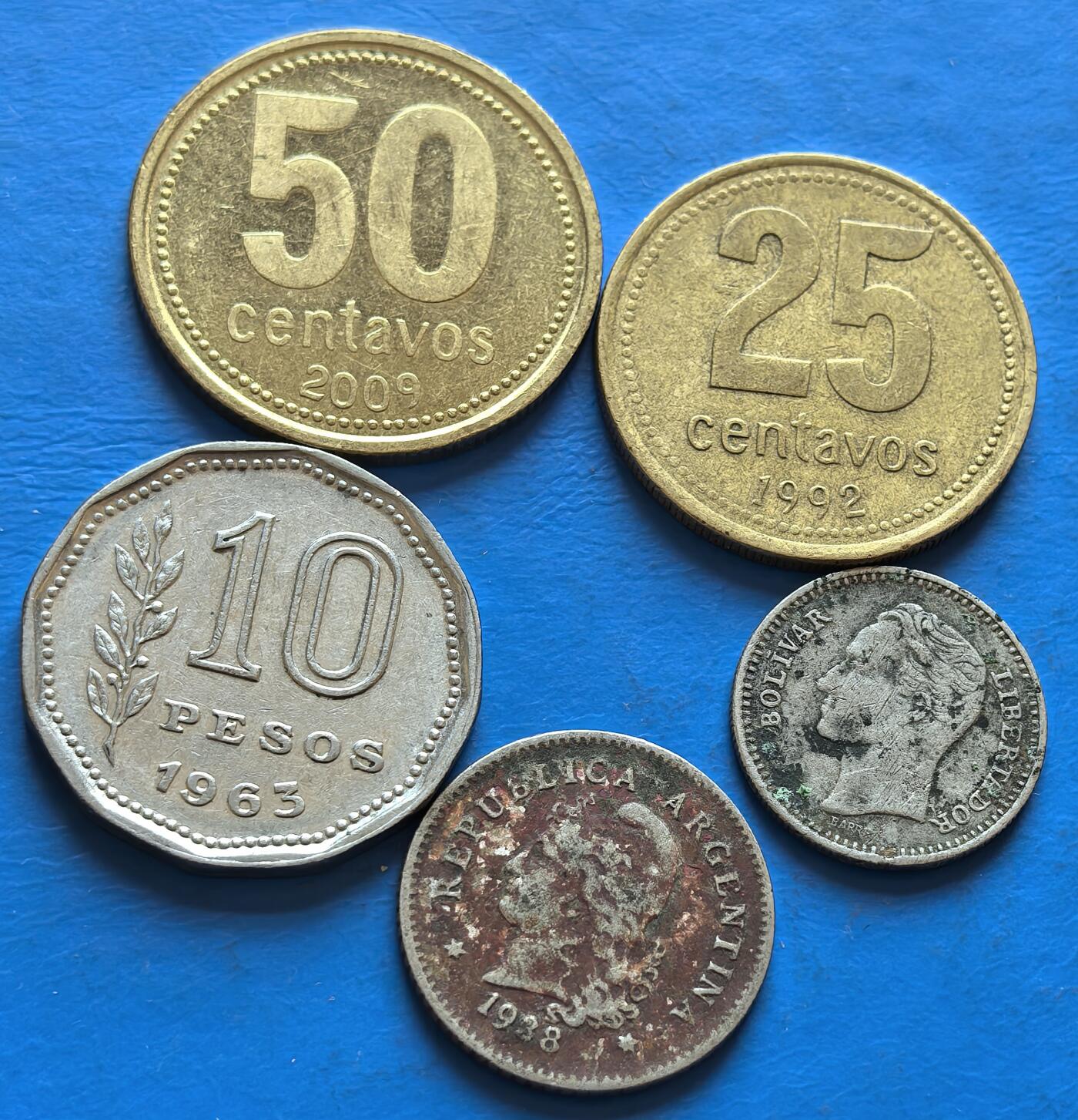 外国优质老铜币银币，周六九点倒数截拍，满百包邮，可寄存半年，喜欢朋友微信扫描二维码可直接参拍