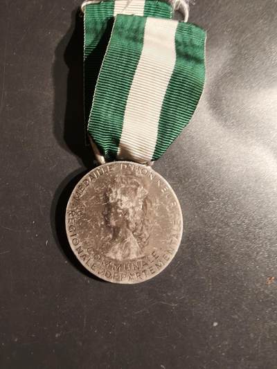 老王徽章第163期 13-15日三场连拍 16日统一发货  13、14日结束后可寄存 -  法国银级地方嘉奖奖章    