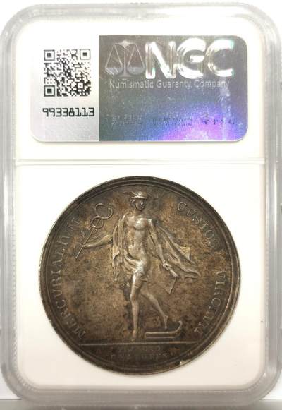 NGC AU58 德国1796年普鲁士王国原铸大银章，NGC唯一记录！29g42mm，200多年的大尺寸银章，能有这样的品相保存已经很不错了，包浆很漂亮，正面为财政部长卡尔·奥古斯特·冯·斯特鲁恩西，背面为墨丘利，Abramson雕刻