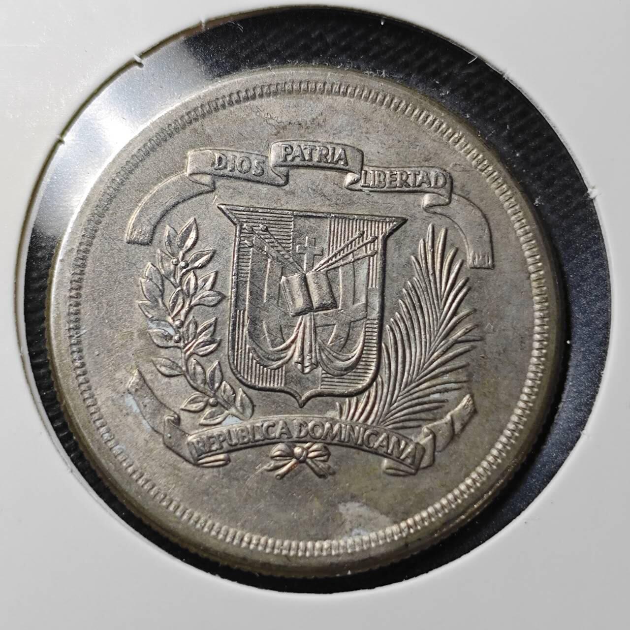 KK钱币收藏小铺  第370场  2月预留时间 周末发货  1981多米尼加1比索 