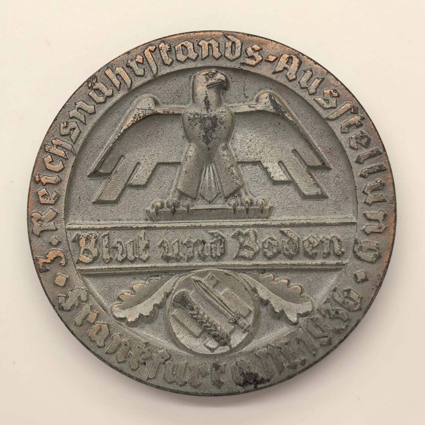 博洋堂世界钱币拍卖第146期（全场包邮） 1936年元首铜镀锌60mm大章！铁和血的纪念大章！带原盒（盖子没了）