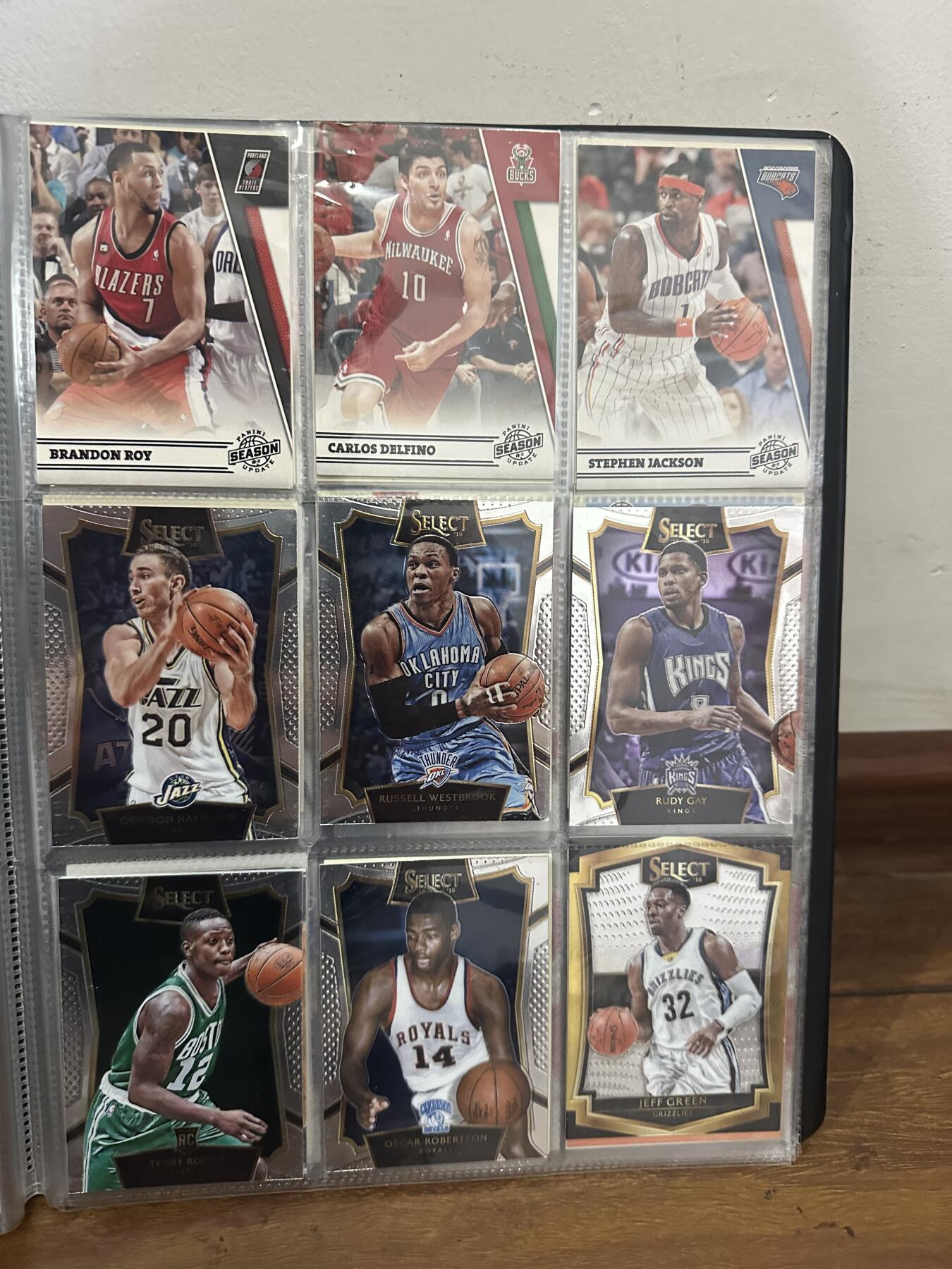 球星卡有好多张限编卡卡册一起出