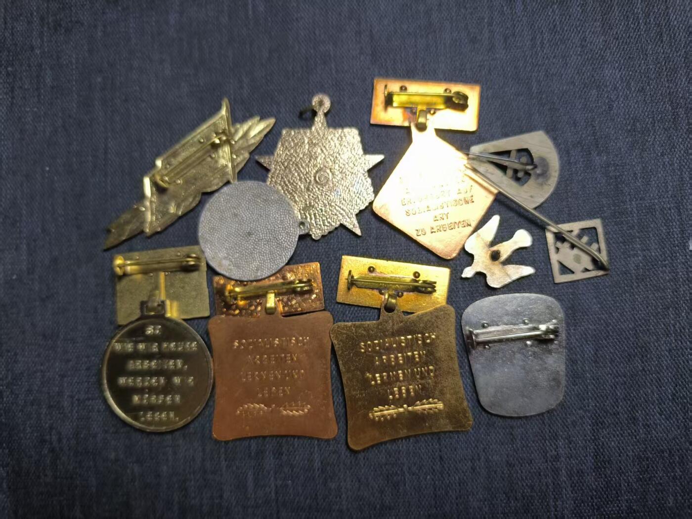 罗岚⭐爱藏⭐精品专拍第七场-分享拍场赚佣（周六有群拍，详细看简介） 民主德国勋赏一组（建设计划奖章 金级先锋战士）