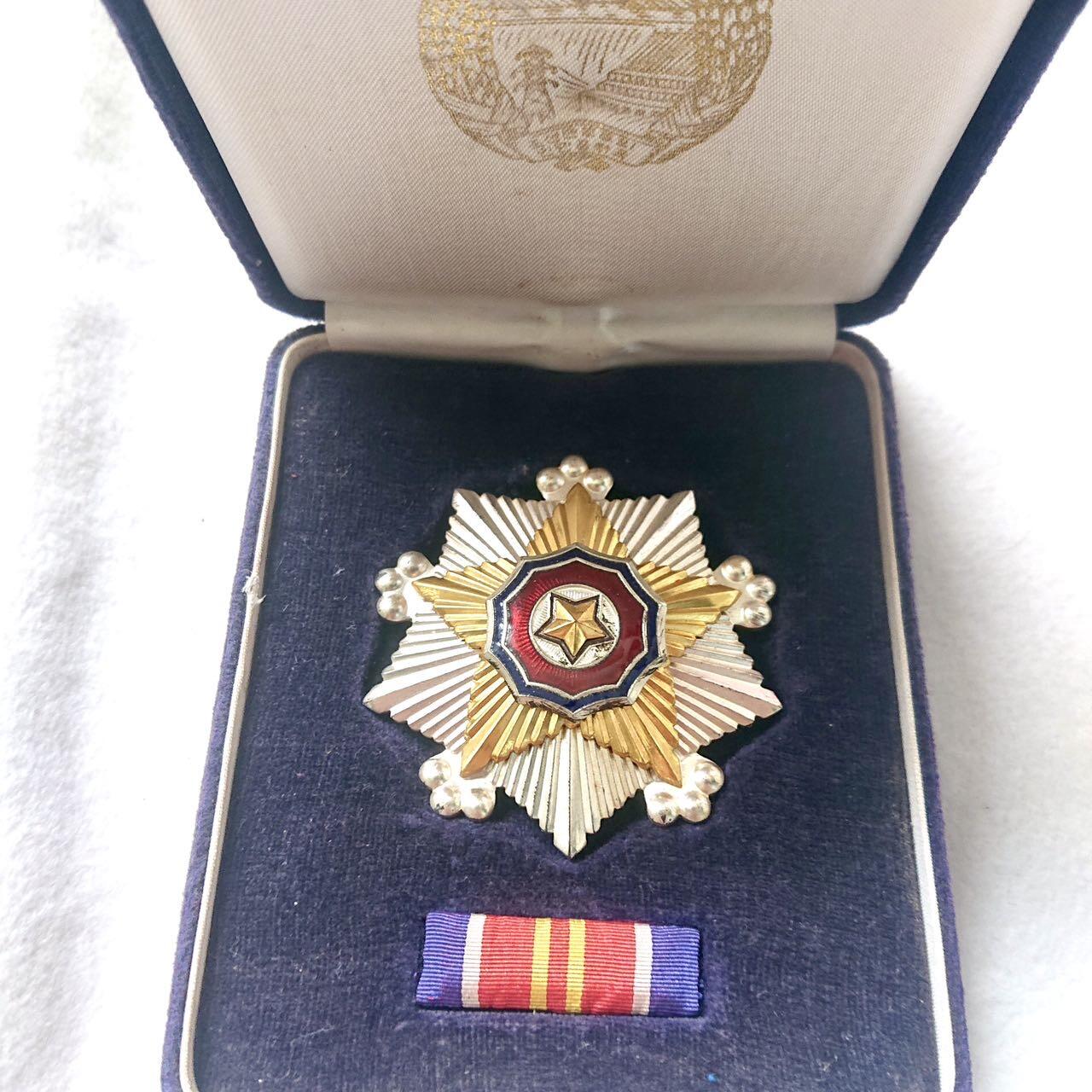 【第壹場】近代勋奖章徽章服饰杂项专场