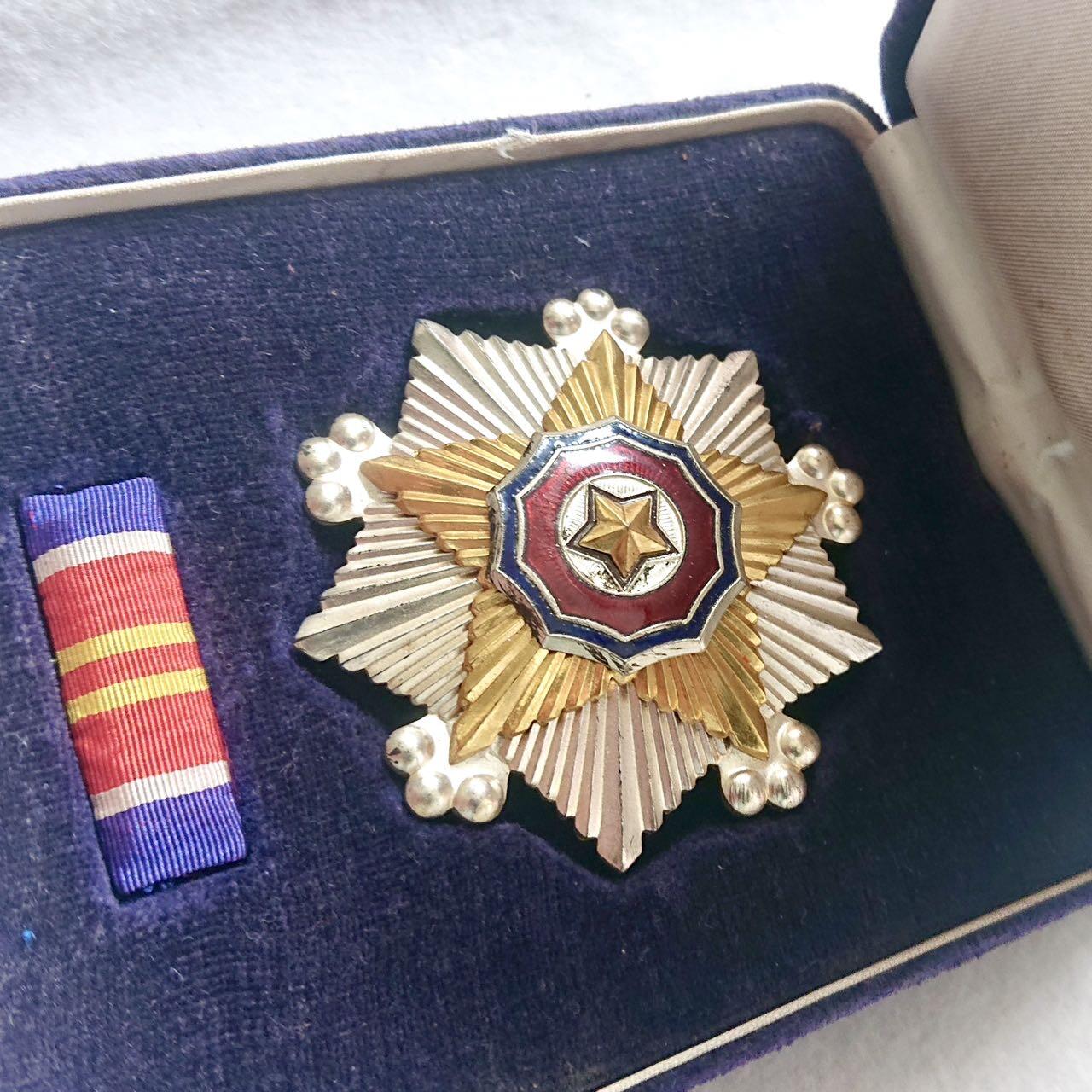 【第壹場】近代勋奖章徽章服饰杂项专场