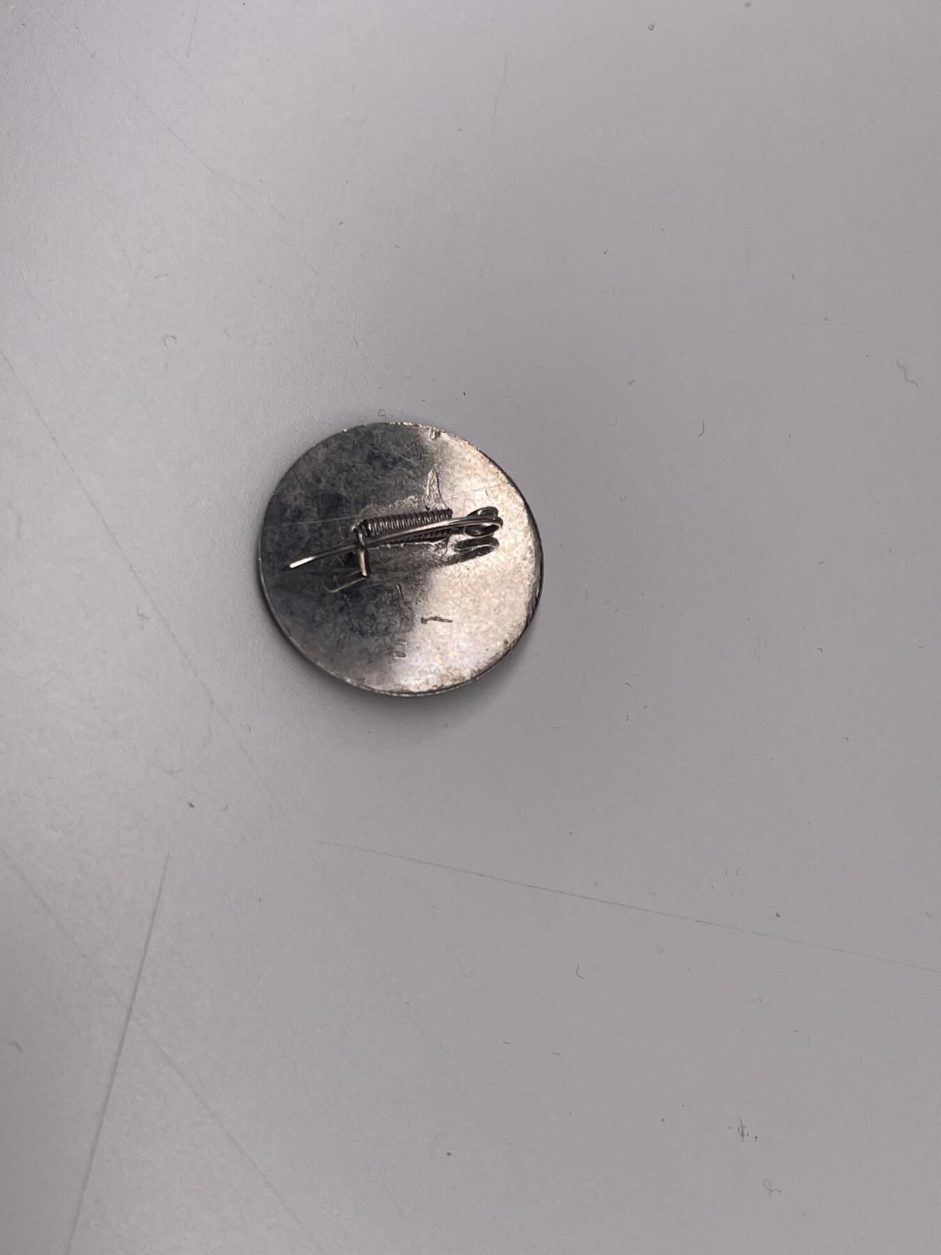 新时代收藏徽章红藏拍卖(第二十八场)  徽章纸品证书杂项 海洋大学校徽 80年代