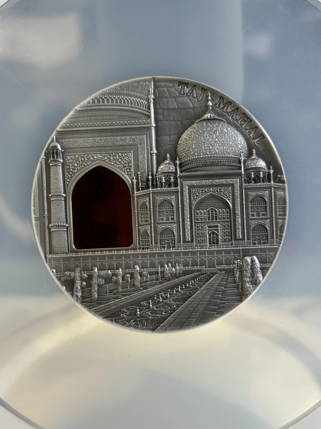 第181期拍卖 帕劳 2012年 琥珀屋第四组-克林姆林宫镶琥珀仿古银币 NGC-MS70带原证书，2盎司，999银，发行999枚