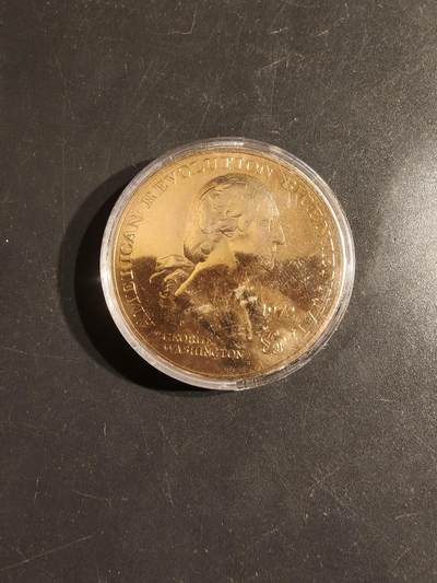 老王徽章第163期 13-15日三场连拍 16日统一发货  13、14日结束后可寄存 - 美国独立战争200周年纪念章 亚克力原盒 直径38mm 乔治华盛顿总统