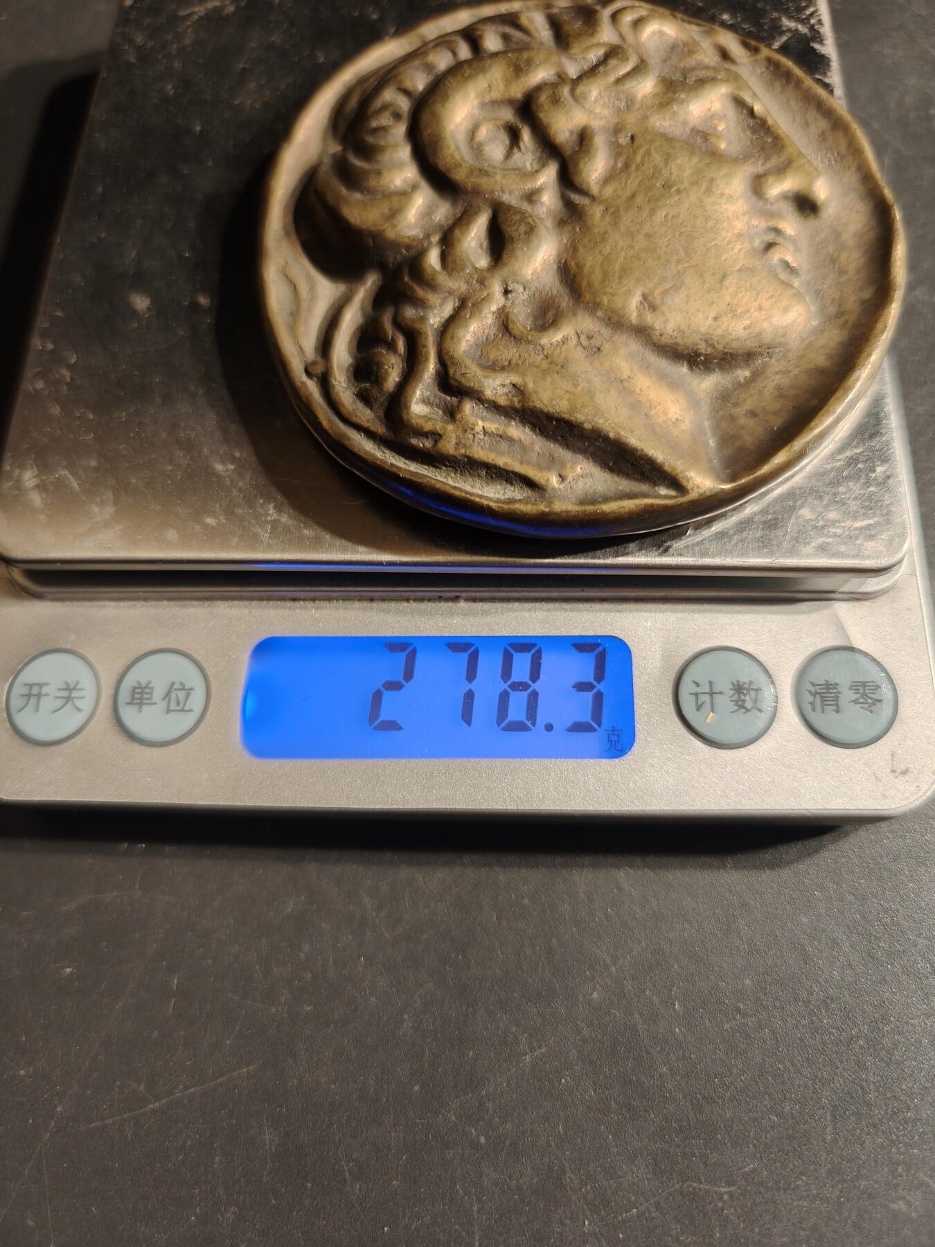 老王徽章第163期 13-15日三场连拍 16日统一发货  13、14日结束后可寄存 古希腊风格亚历山大大帝单面铜章     直径75mm.    重量278.4g