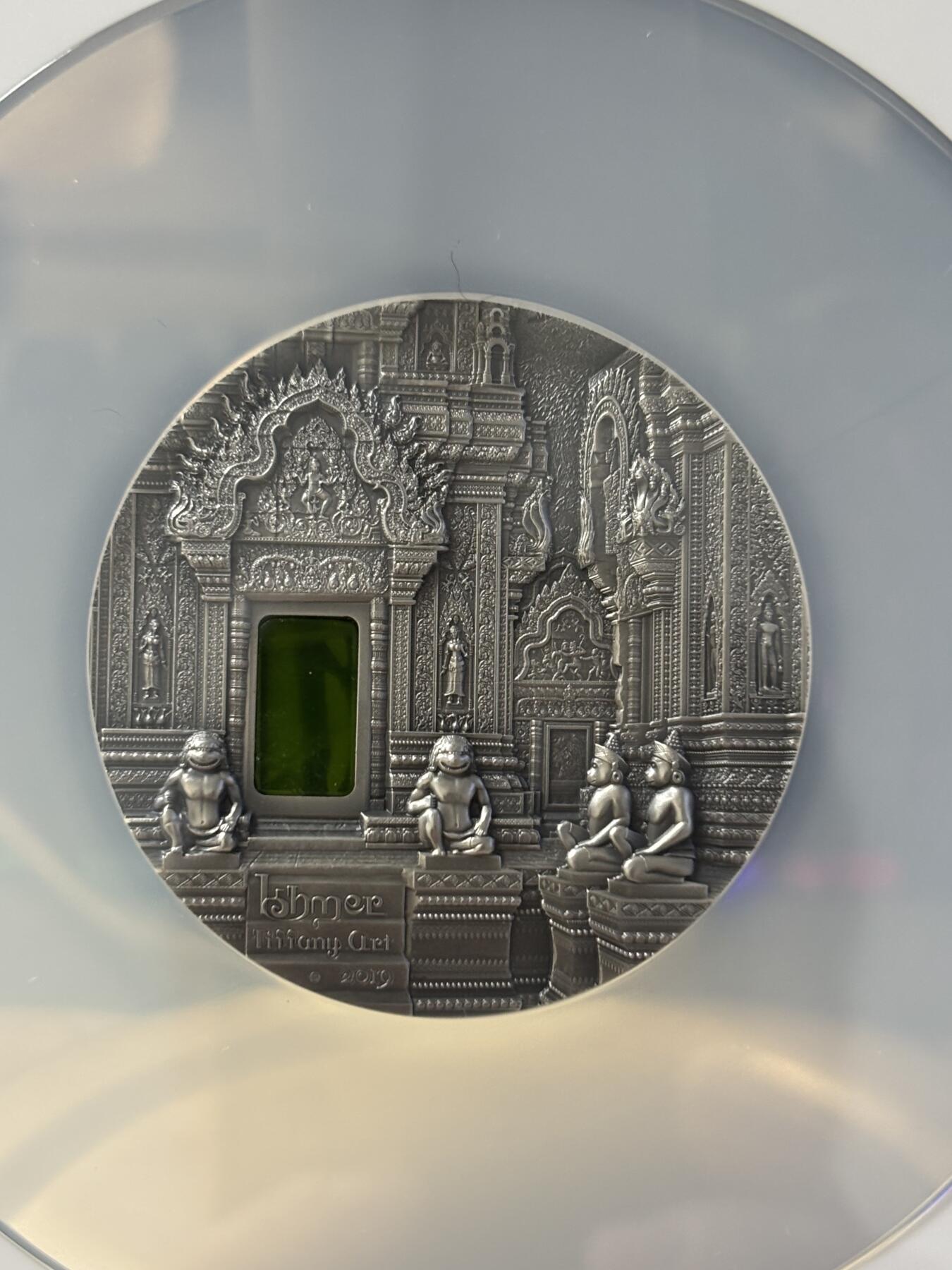 第181期拍卖 帕劳2019年蒂凡尼柬埔寨吴哥窟2盎司镶嵌玻璃银币NGC-MS70原盒证书，999银，发行999枚