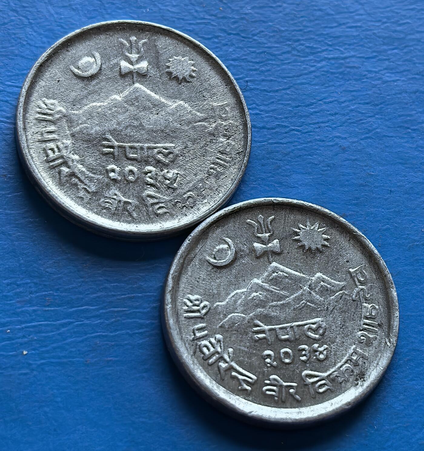 外国优质老铜币银币，周六九点倒数截拍，满百包邮，可寄存半年，喜欢朋友微信扫描二维码可直接参拍