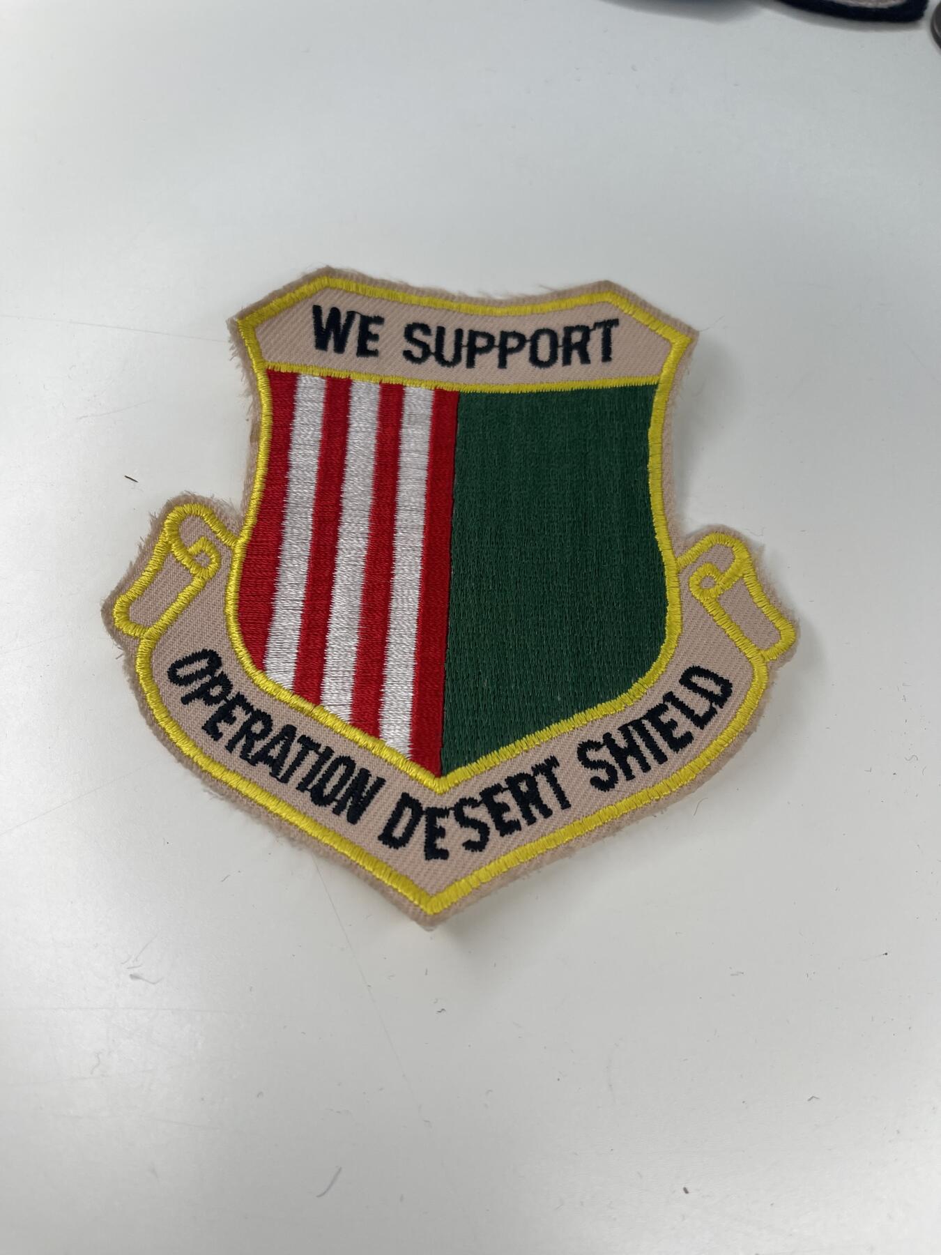 新时代收藏徽章红藏拍卖(第二十八场)  徽章纸品证书杂项 美国海湾战争 沙漠盾牌行动臂章 防御科威特部队