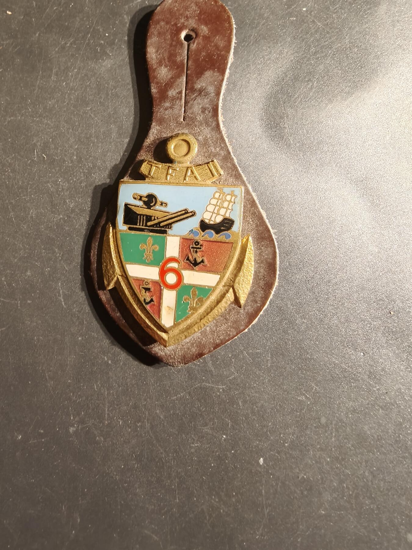 老王徽章第163期 13-15日三场连拍 16日统一发货  13、14日结束后可寄存  法国第6海岸炮兵团证章