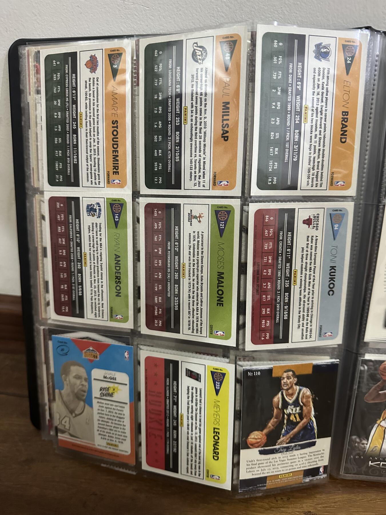 球星卡有好多张限编卡卡册一起出