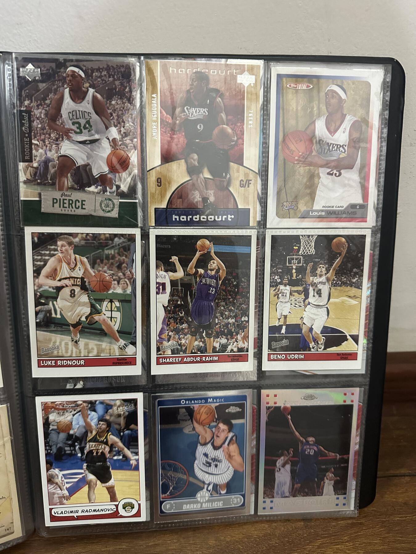 球星卡有好多张限编卡卡册一起出