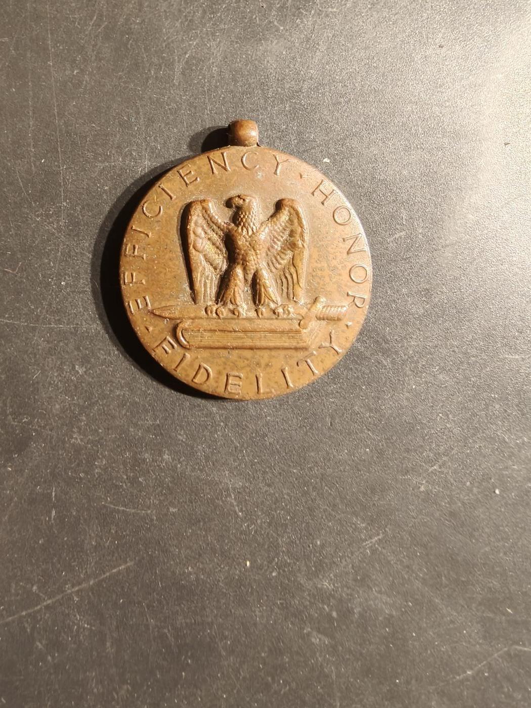 老王徽章第163期 13-15日三场连拍 16日统一发货  13、14日结束后可寄存  美国陆军品德优良奖章     无绶带 