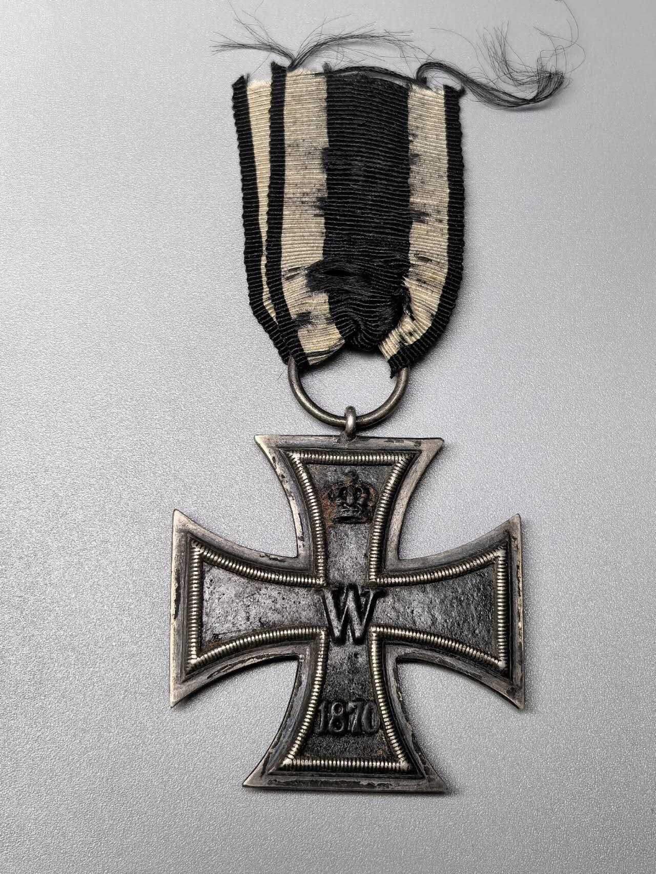 小驴勋章奖章收藏11月15日周六晚五点拍卖（珍爱和平，收藏战争，铭记历史，勿忘国耻，忠党爱国。有偿代拍，送拍规则在简介最后，参拍须阅读规则后再参拍，关系到运费包装发货时效真假辨别等关键信息，拍卖时不再发原图，看大图店主微信码在拍卖店铺介绍里） 1870二级铁十字勋章，须大佬们自行鉴定、断代