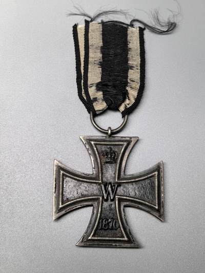 小驴勋章奖章收藏11月15日周六晚五点拍卖（珍爱和平，收藏战争，铭记历史，勿忘国耻，忠党爱国。有偿代拍，送拍规则在简介最后，参拍须阅读规则后再参拍，关系到运费包装发货时效真假辨别等关键信息，拍卖时不再发原图，看大图店主微信码在拍卖店铺介绍里） - 1870二级铁十字勋章，须大佬们自行鉴定、断代