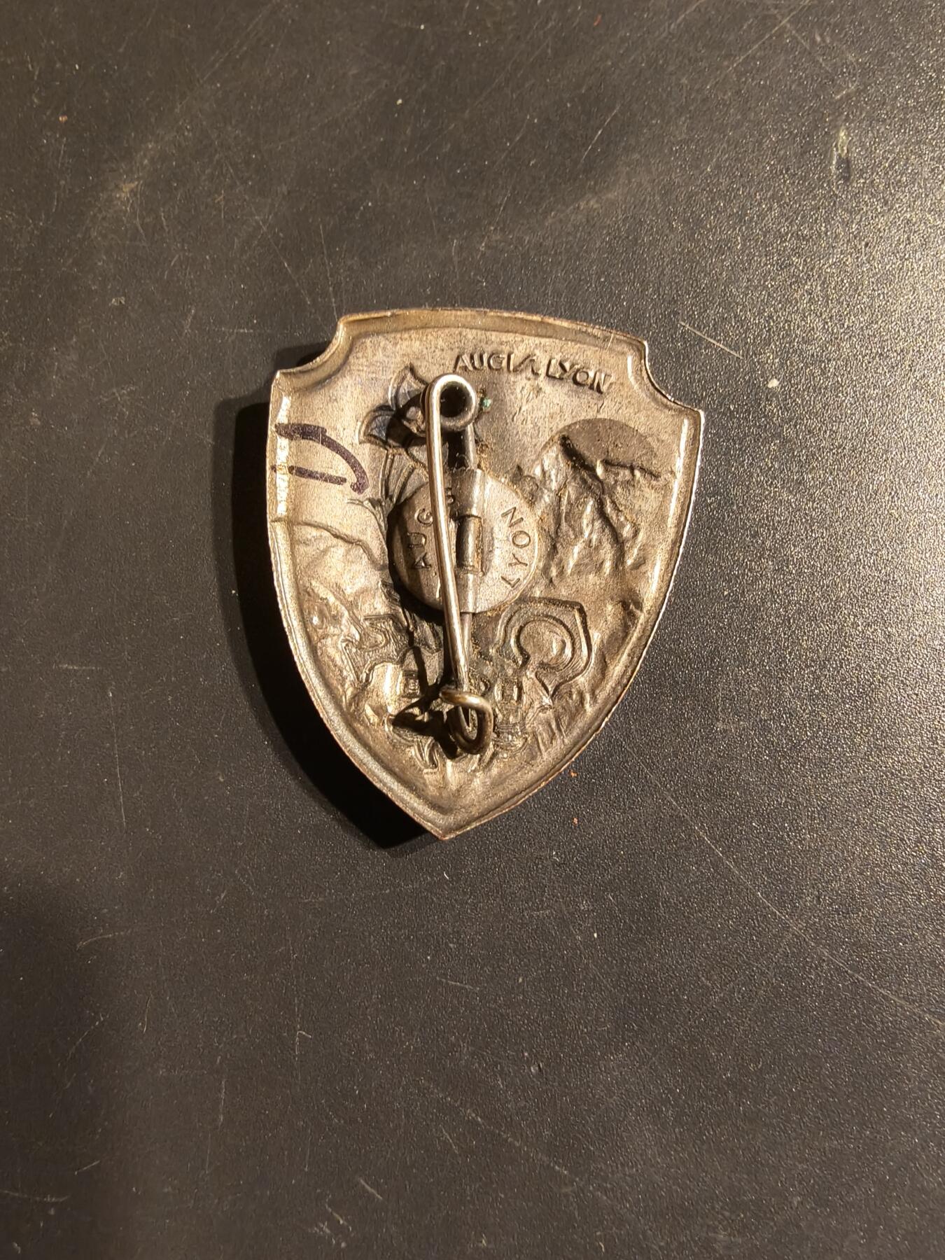 老王徽章第163期 13-15日三场连拍 16日统一发货  13、14日结束后可寄存