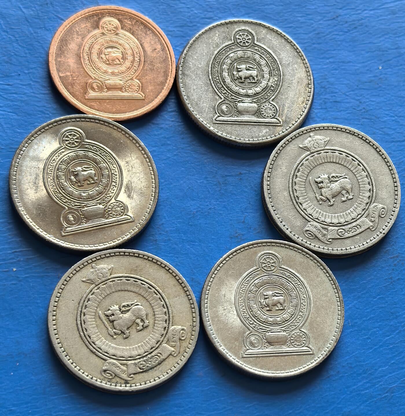 外国优质老铜币银币，周六九点倒数截拍，满百包邮，可寄存半年，喜欢朋友微信扫描二维码可直接参拍