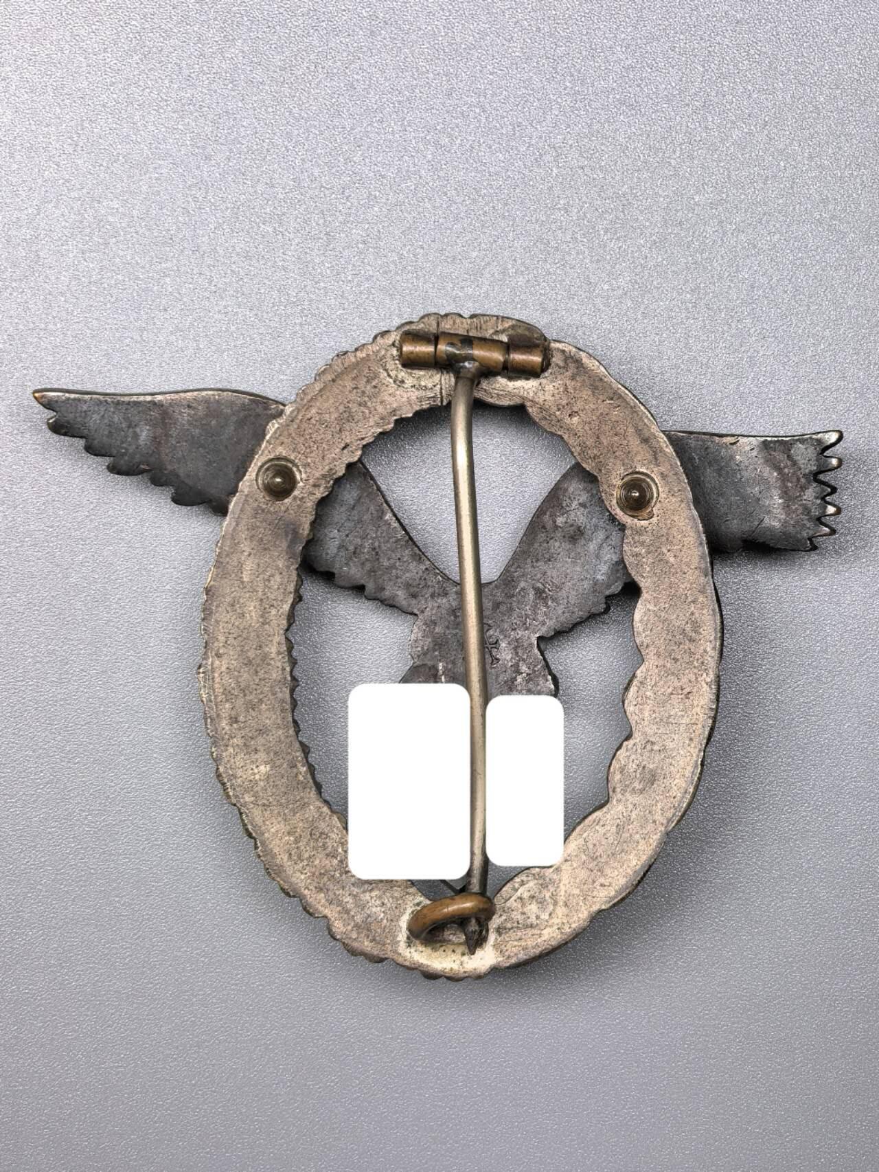 小驴勋章奖章收藏11月15日周六晚五点拍卖（珍爱和平，收藏战争，铭记历史，勿忘国耻，忠党爱国。有偿代拍，送拍规则在简介最后，参拍须阅读规则后再参拍，关系到运费包装发货时效真假辨别等关键信息，拍卖时不再发原图，看大图店主微信码在拍卖店铺介绍里） dww2飞行员奖章带原盒，背打F.W. Assmann und Sohn厂标，TOMBAK铜合金，鹰枪镀黑，好品