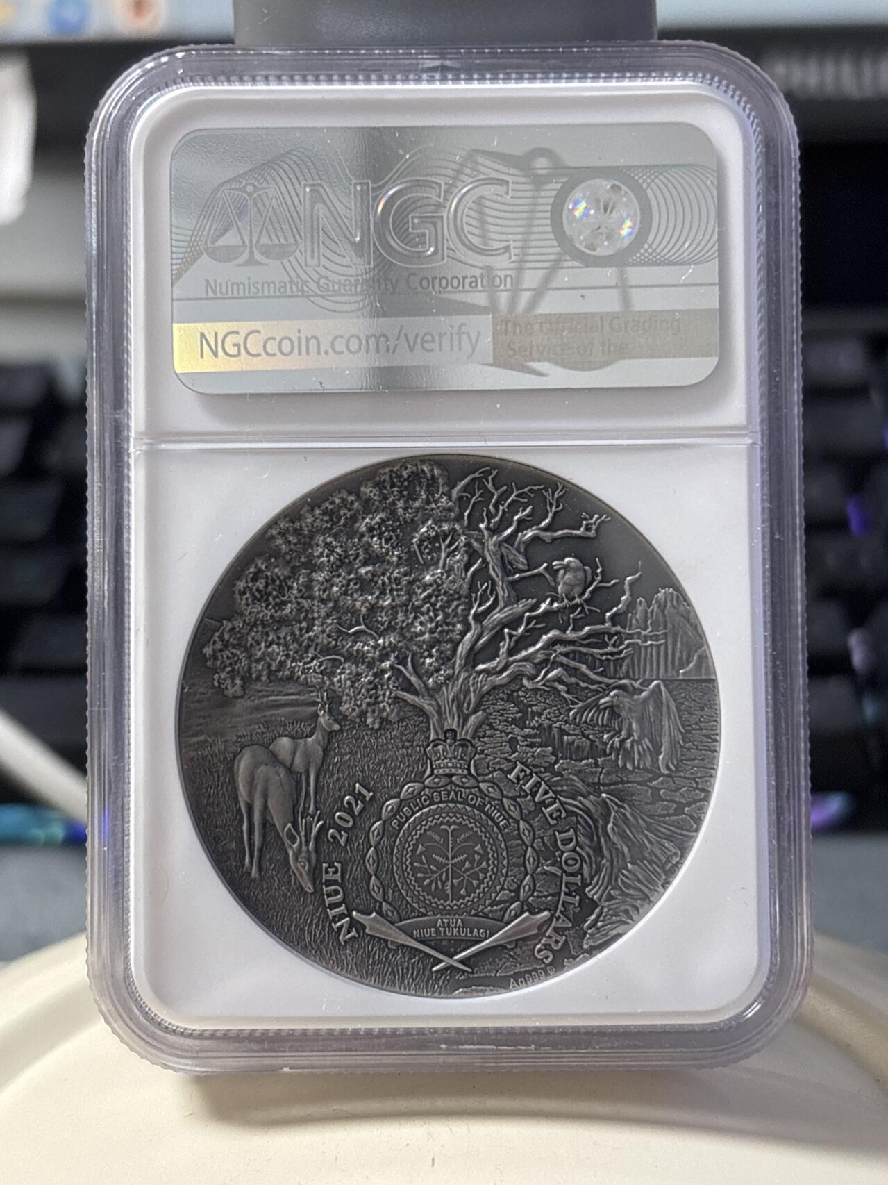 第181期拍卖 纽埃2021年天使与魔鬼系列路西法2盎司纪念银币NGC-MS70原盒证书，999银，发行500枚