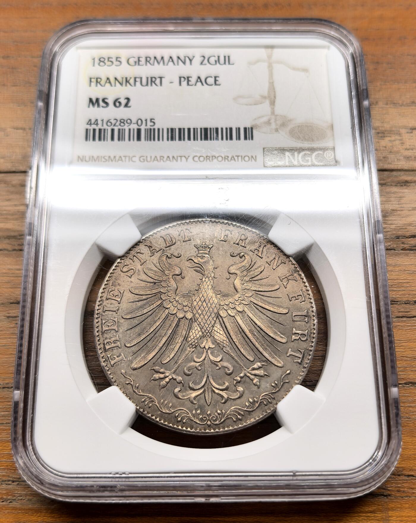 泉海漫舟·凡希社世界钱币微拍第三百十四期 1855德国法兰克福自由市信仰自由纪念2盾大银NGC-MS62，通体浅金淡彩，相当养眼的一枚！
