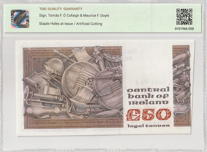 2025十一月第四期，总202期 爱尔兰1982年50镑TQG45分疑似裁切失误，主题肖像是16世纪的盲人竖琴演奏家奥卡罗兰和周围聆听的人群，作为爱尔兰象征之一的竖琴也当之无愧的登上了此版本最大面值的钞票上